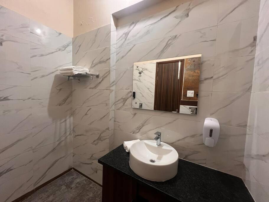 5Bhk Home Away From Home At Ranjit Avenue Amritsar Exterior photo