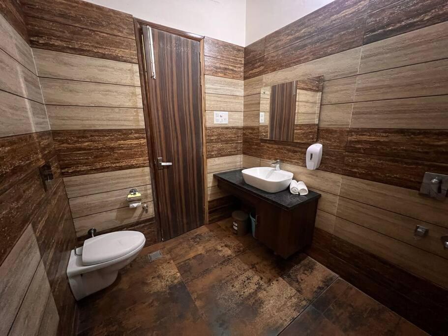 5Bhk Home Away From Home At Ranjit Avenue Amritsar Exterior photo