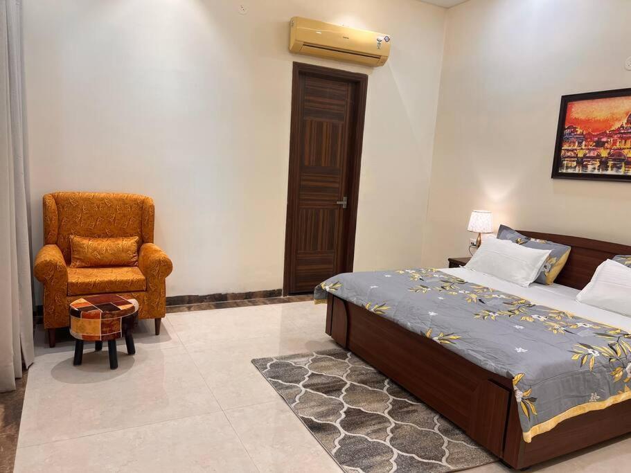 5Bhk Home Away From Home At Ranjit Avenue Amritsar Exterior photo